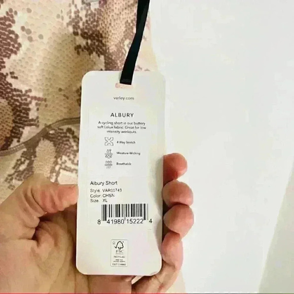 NWT Varley Albury Bike Shorts in Champagne Snake - Picture 5 of 7